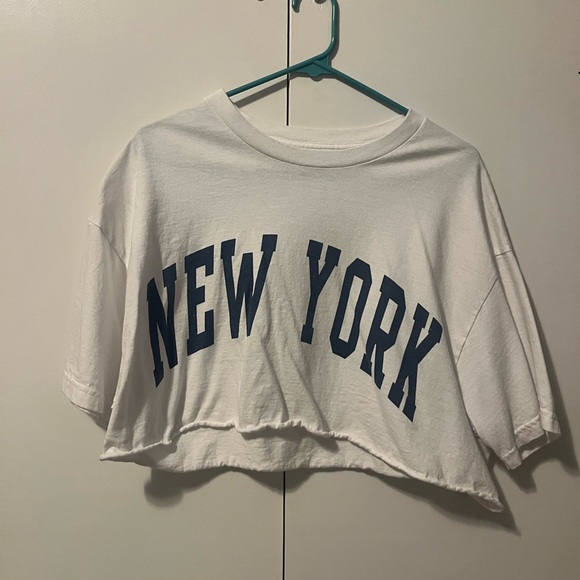 Brandy Melville New York crop t-shirt. One size, but fits xs-large - Picture 1 of 3